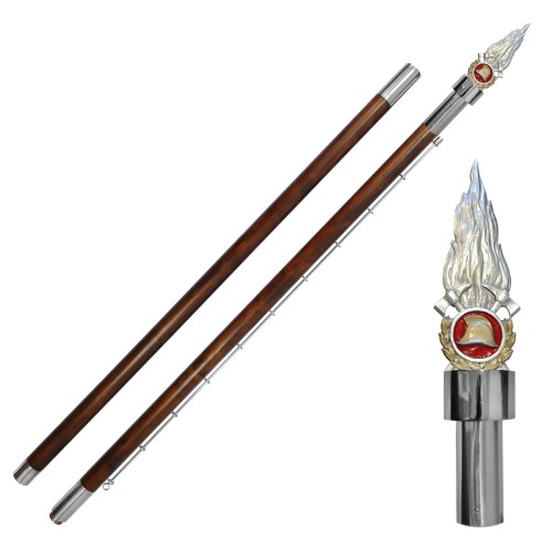 drzewiec sztandarowy_drewniany w kolorze tek_okucia srebrne_głowica strażak.jpg