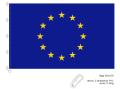drukowana flaga UE 240x150 cm dzianina poliestrowa, brzegi podwójnie stębnowane nićmi w kolorze flagi, lewy bok wzmocniony taśmą, wszyte 5 uszek z taśmy, w nich 5 plastikowych karabinków, na dole uszko z  D-Ringiem, ekspozycja na maszcie flagowym